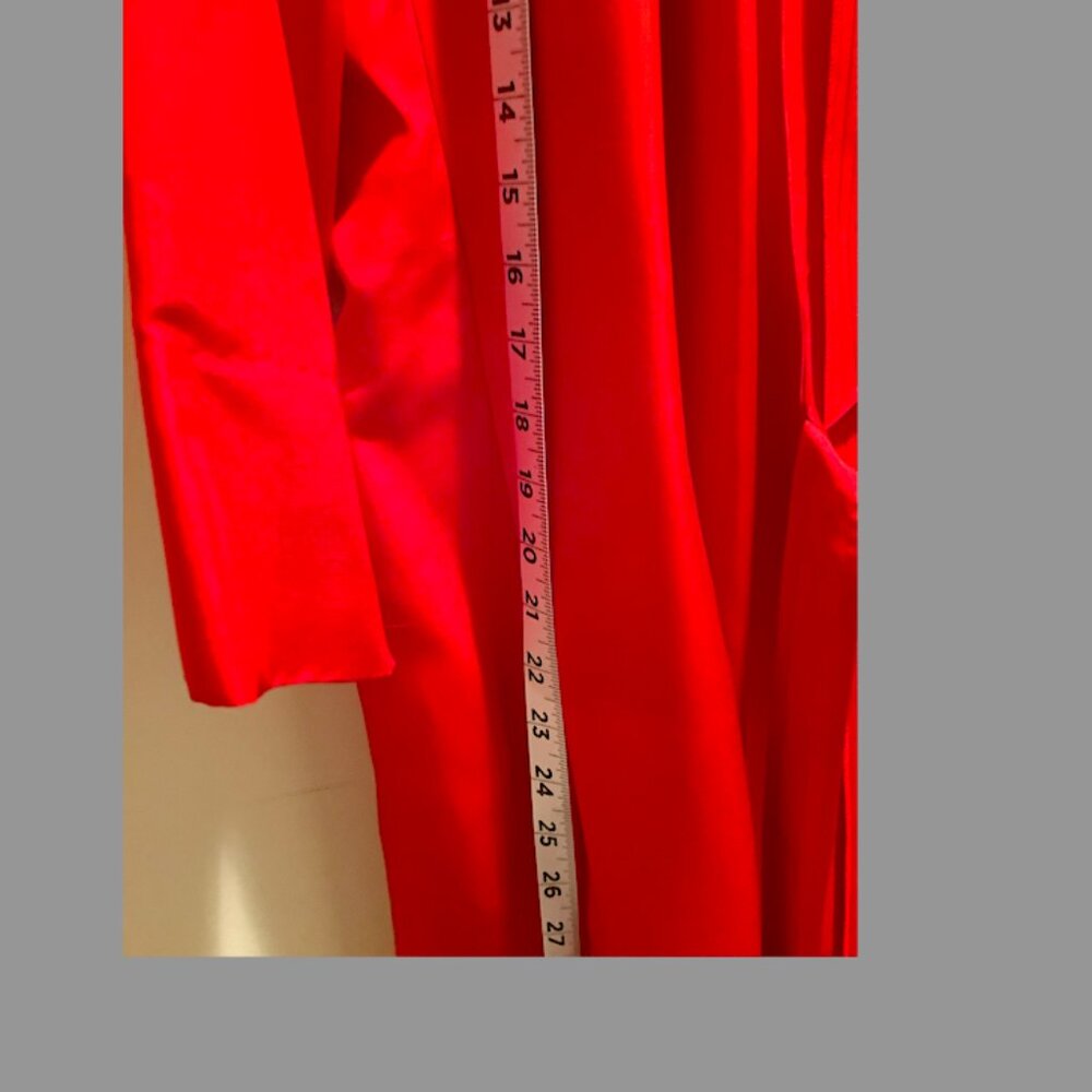 Coldwater Creek - Classic Red Wrap Dress, with side tie, 100% silk, Size 14 - Picture 16 of 16